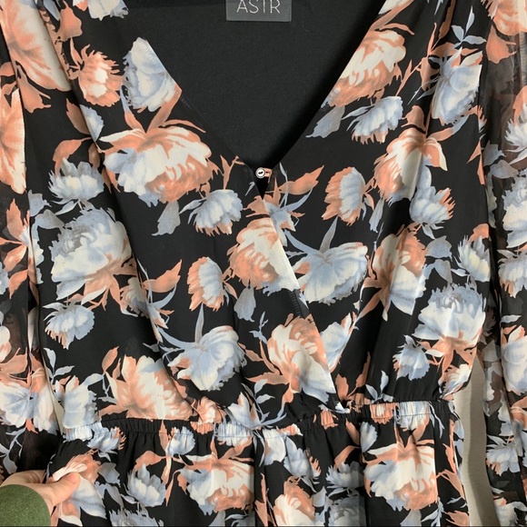 ASTR the Label Black Floral Romper - Picture 4 of 7